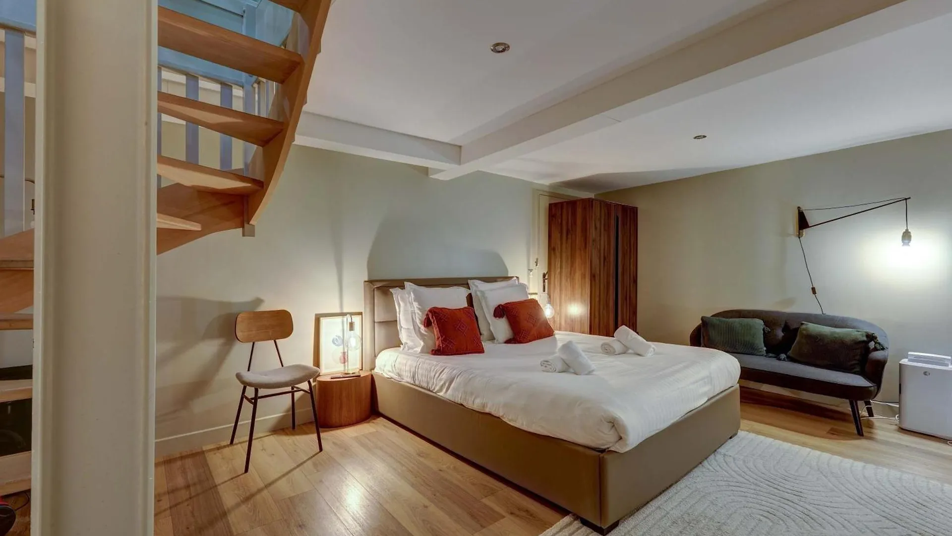 Place De La Nation Cozy 2Bd Duplex Paris Apartment