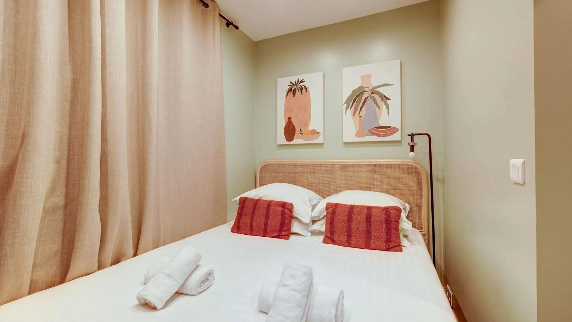 Apartment Place De La Nation Cozy 2Bd Duplex Paris France